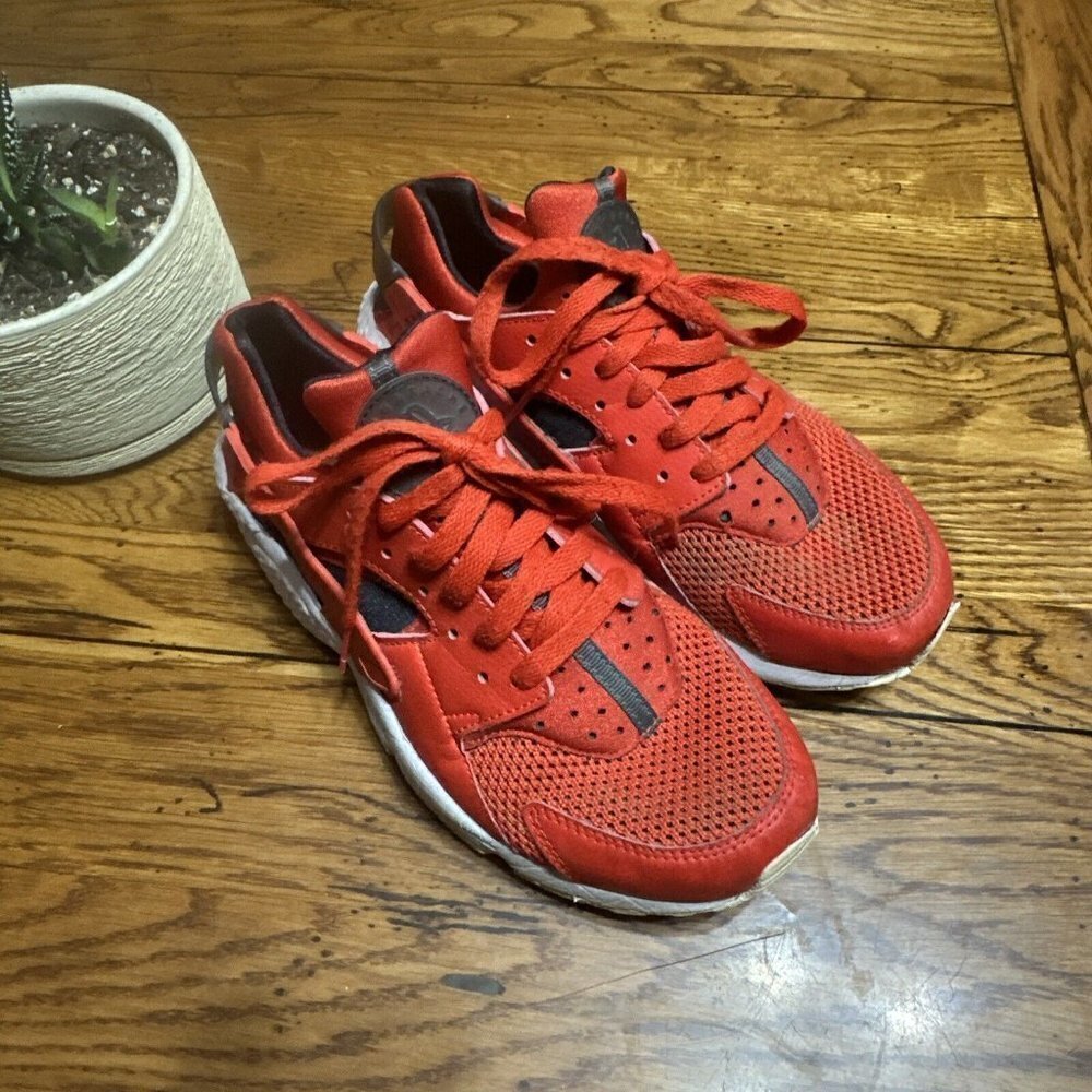 nike Air Huarache Men’s Habanero Red & White Athletic Running Shoes Size 9